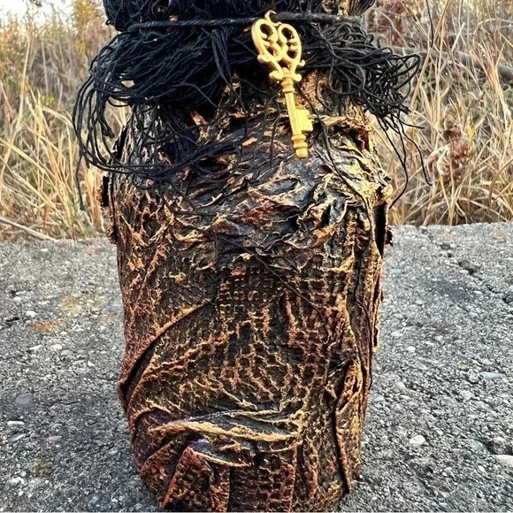 NEW Fun - Black & Bronze Fly Mixed Media Handcrafted apothecary jar - Picture 6 of 15